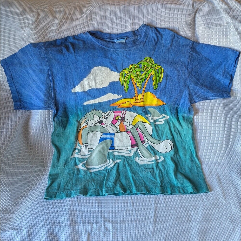 Vintage 90s Jerry Leigh All Over Print T Shirt Bugs Bunny Beach Size Medium